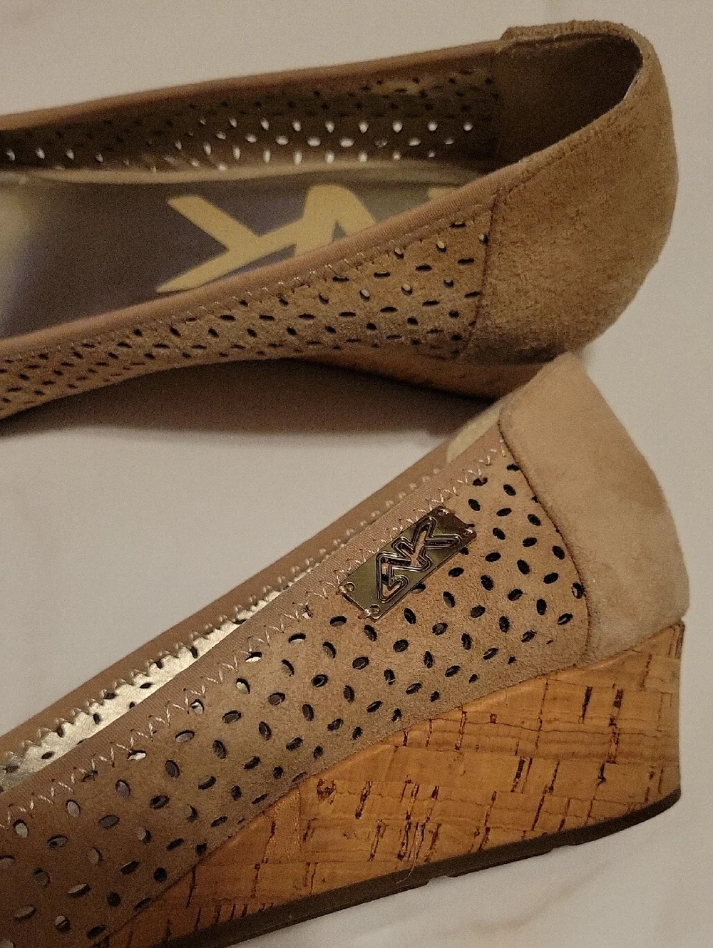 Anne Klein - Picture 3 of 6